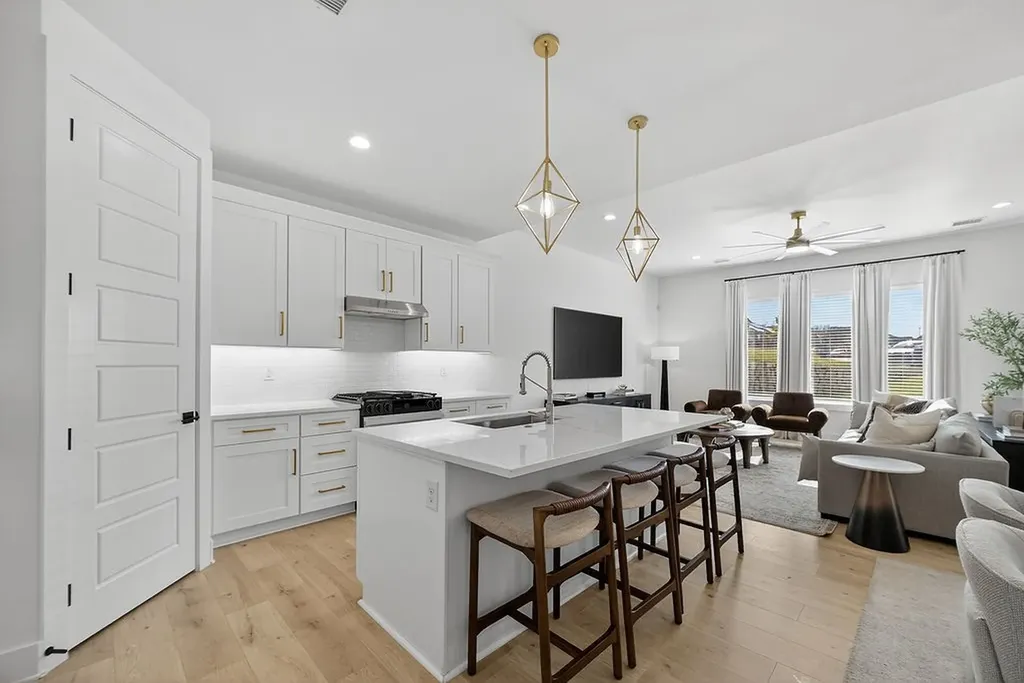 2006 Oak Garden Court Dallas TX 75232