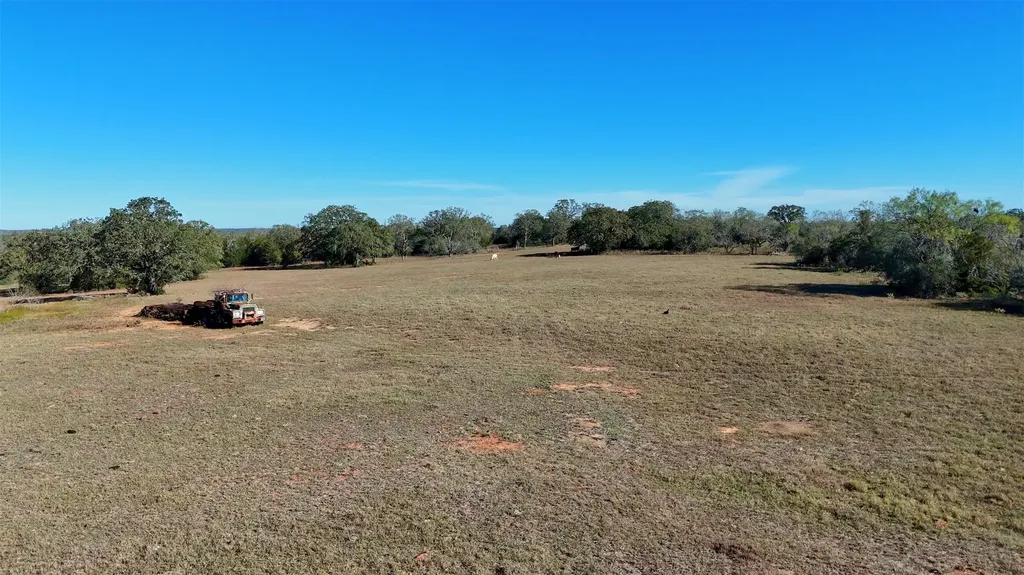 7180 County Road 283 Gonzales TX 78632