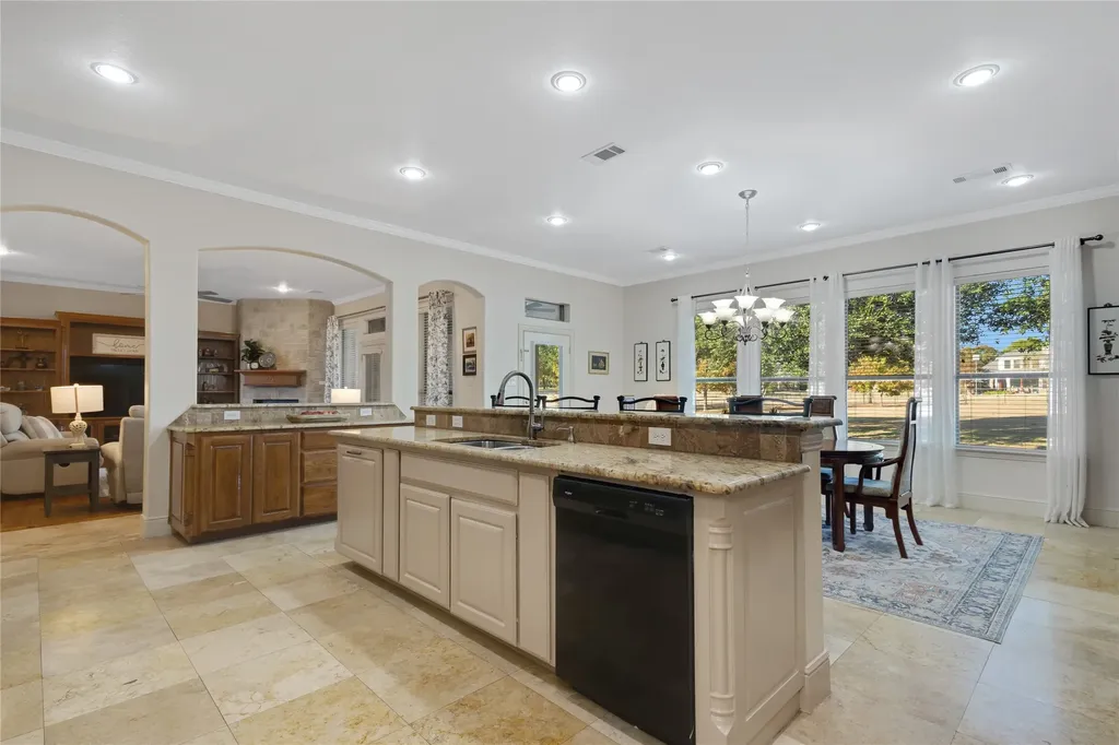 7701 Oak Creek Lane Denton TX 76208