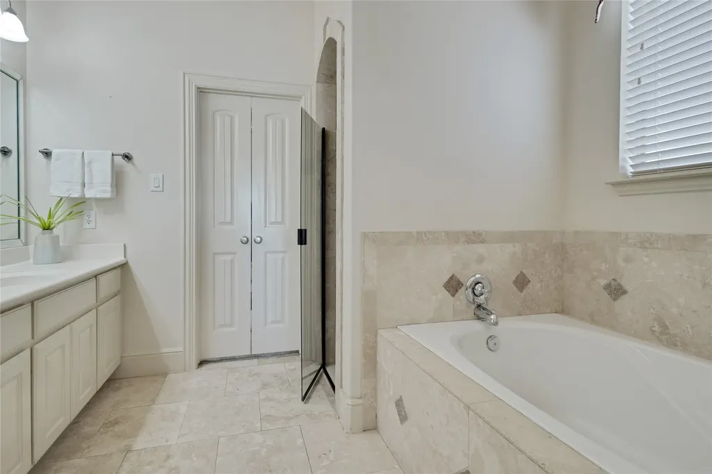 7701 Oak Creek Lane Denton TX 76208