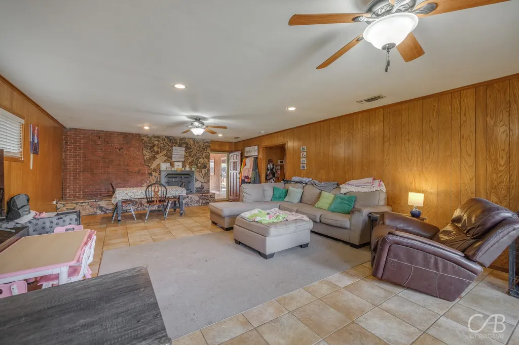 33 Avenue A NW Hamlin TX 79520
