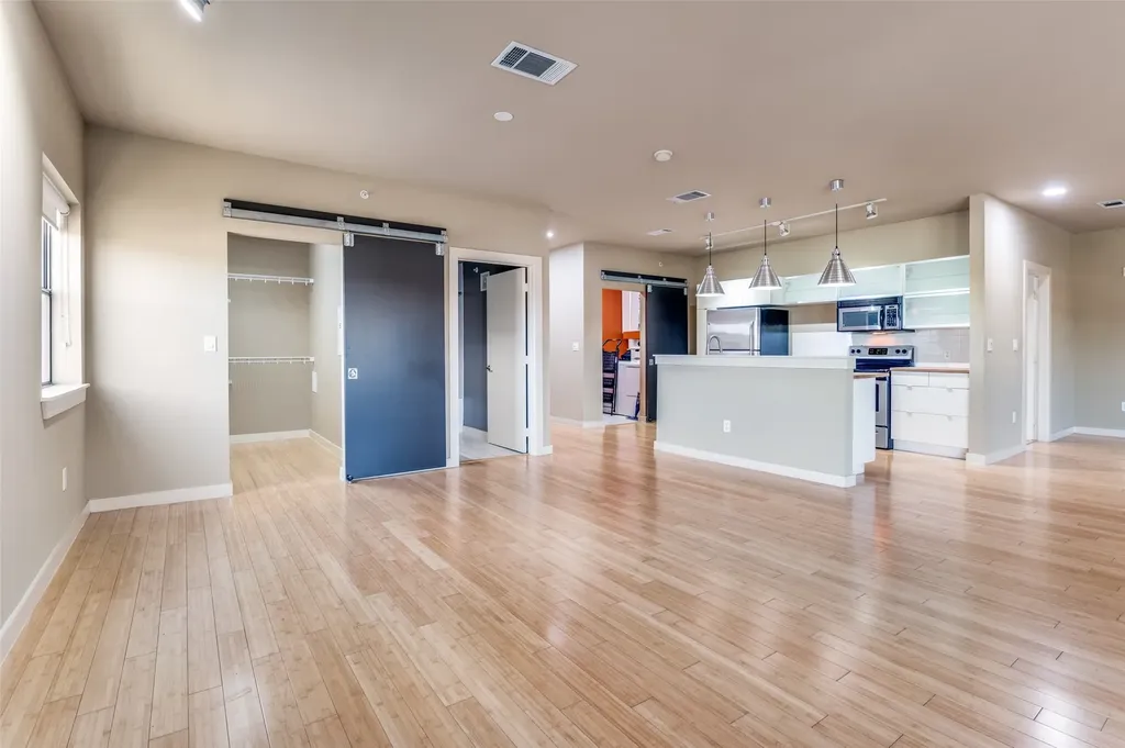 1111 S Akard Street Dallas TX 75215