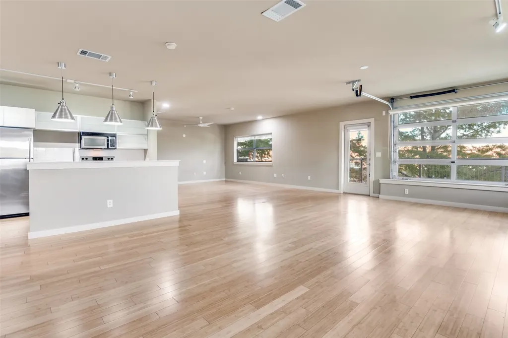 1111 S Akard Street Dallas TX 75215