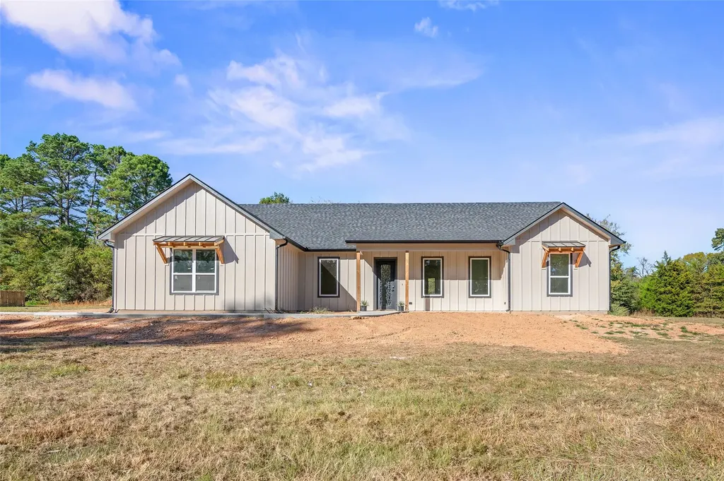 1370 County Road 1660 Alba TX 75410