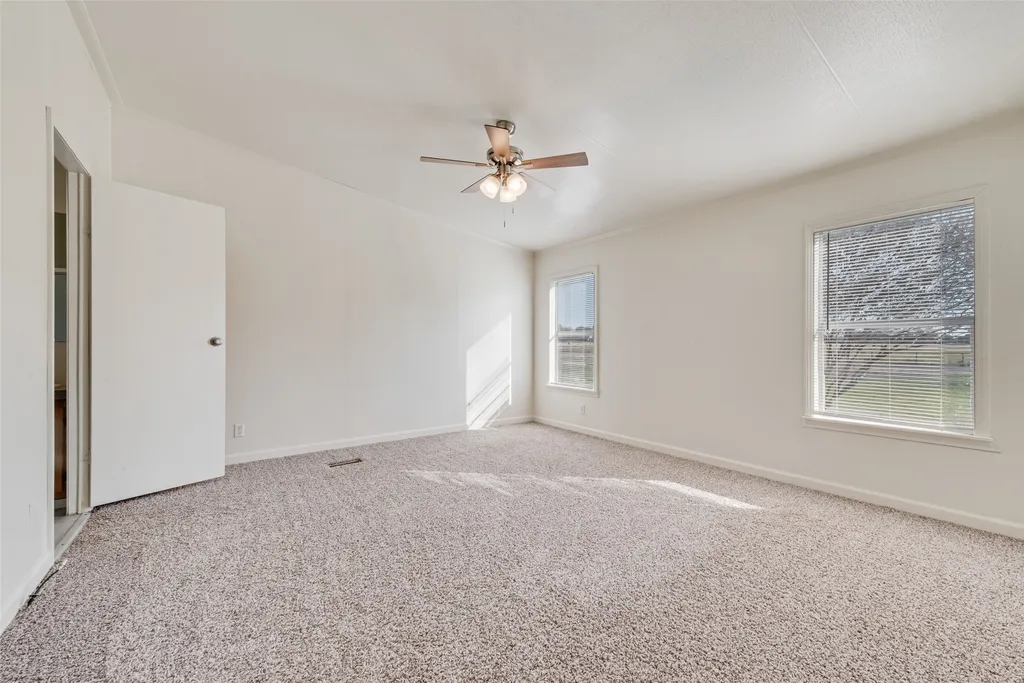 817 Kaufman Street Rosser TX 75157