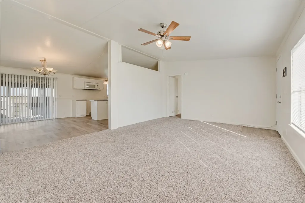 817 Kaufman Street Rosser TX 75157