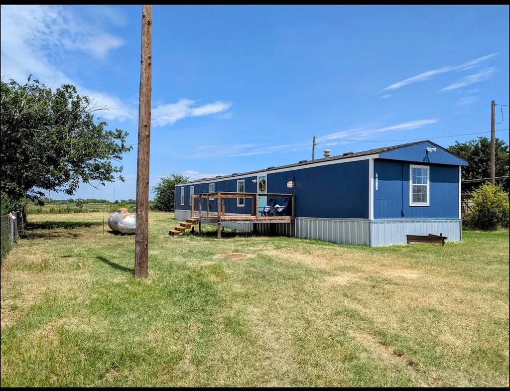 1073 1st Street Hawley TX 79525