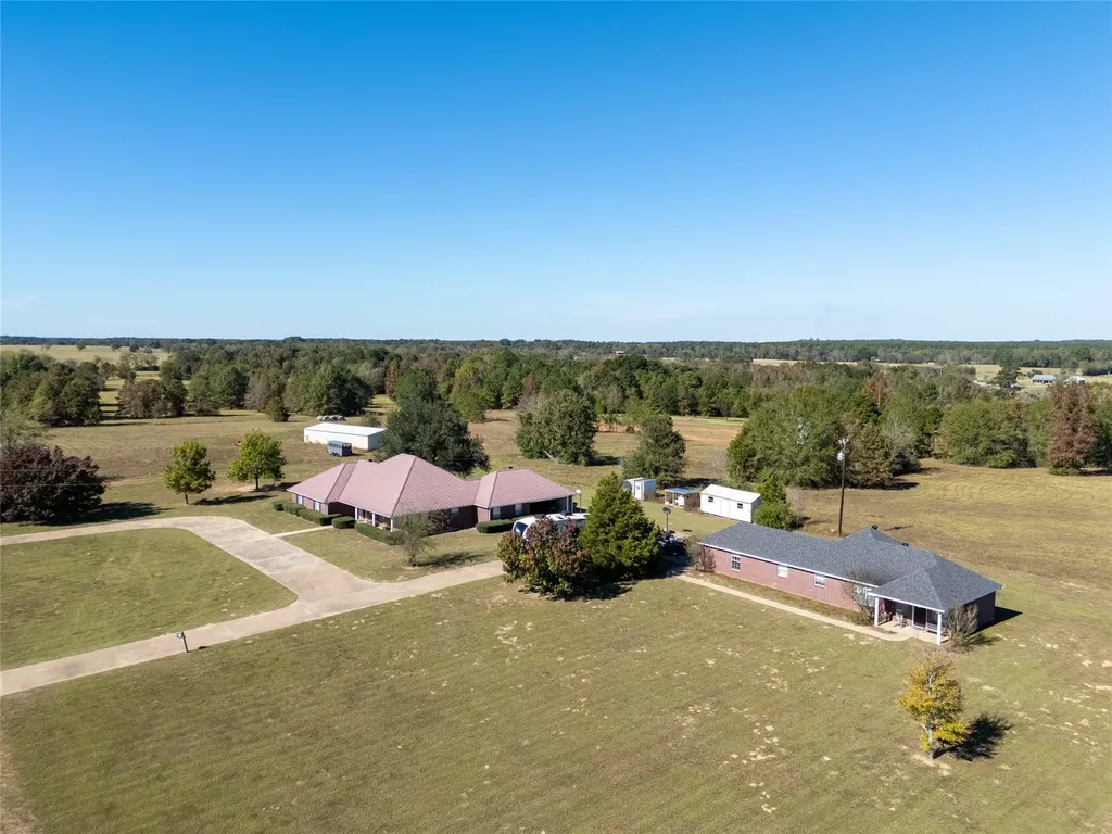 2895 County Road 118 Overton TX 75684