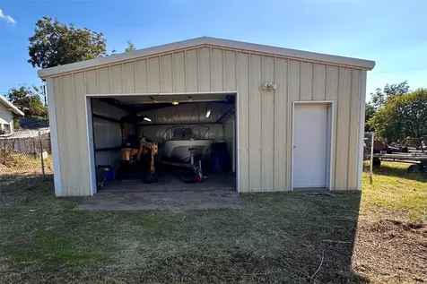 107 N Arkansas Street Seymour TX 76380