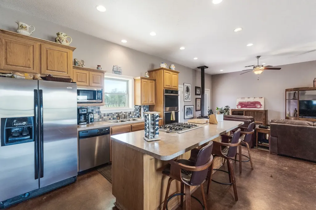 8089 Fm 580 E Kempner TX 76539