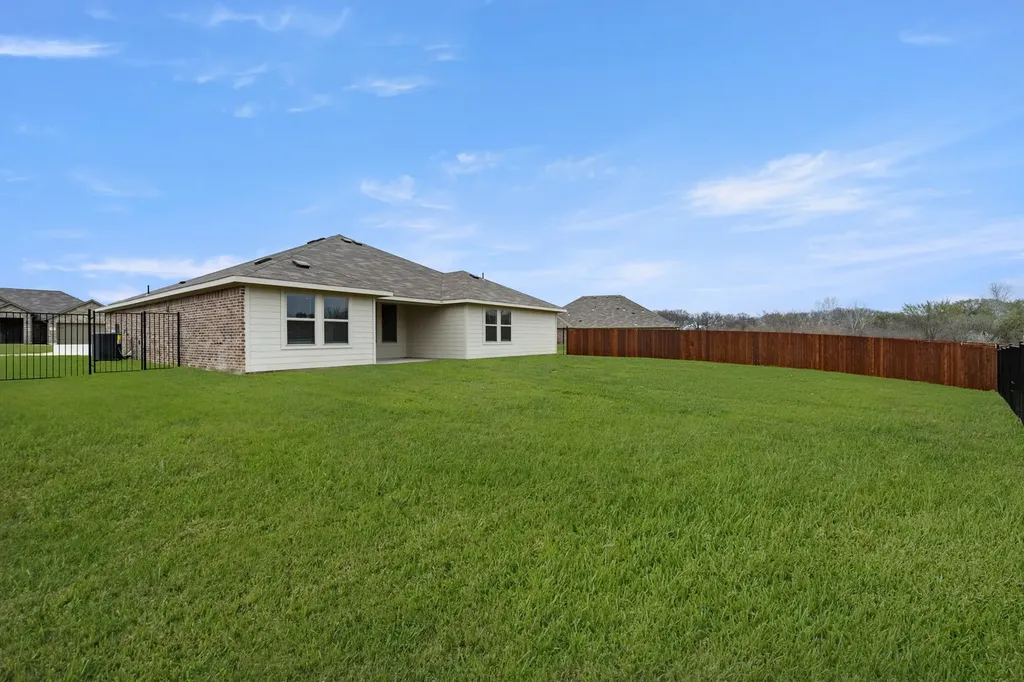 2607 Streamside Drive Burleson TX 76028