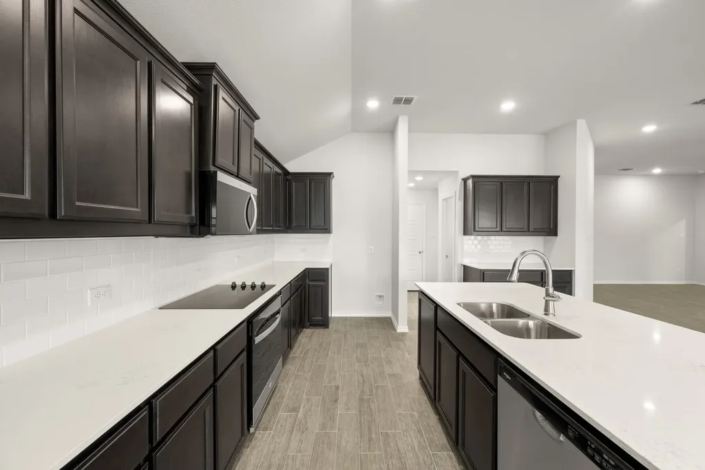 2607 Streamside Drive Burleson TX 76028