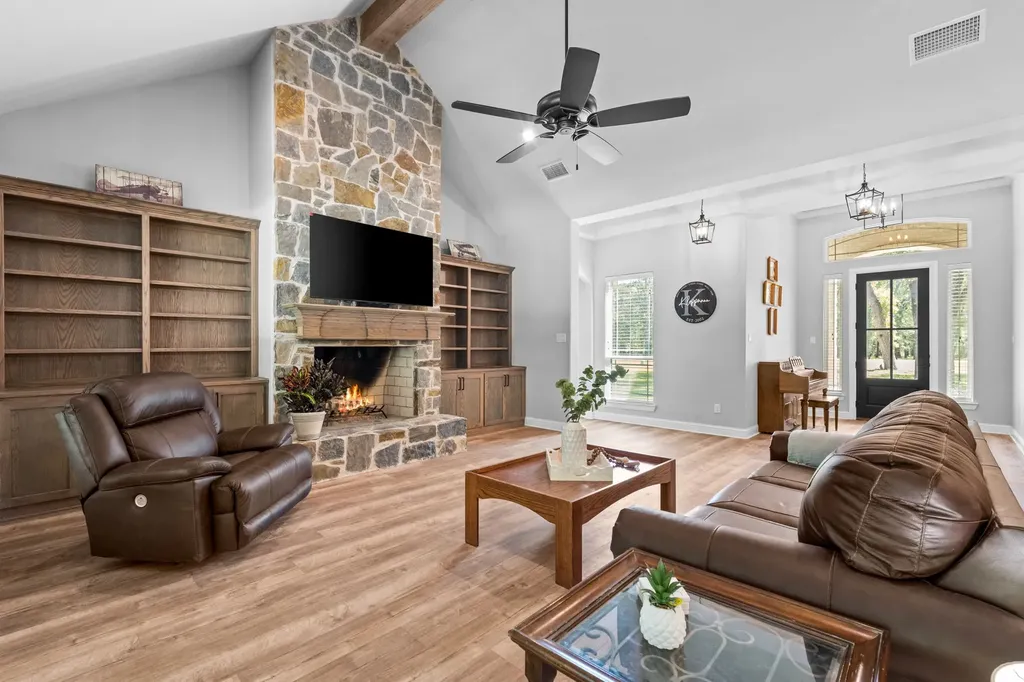 6707 Anchor Point Quinlan TX 75474