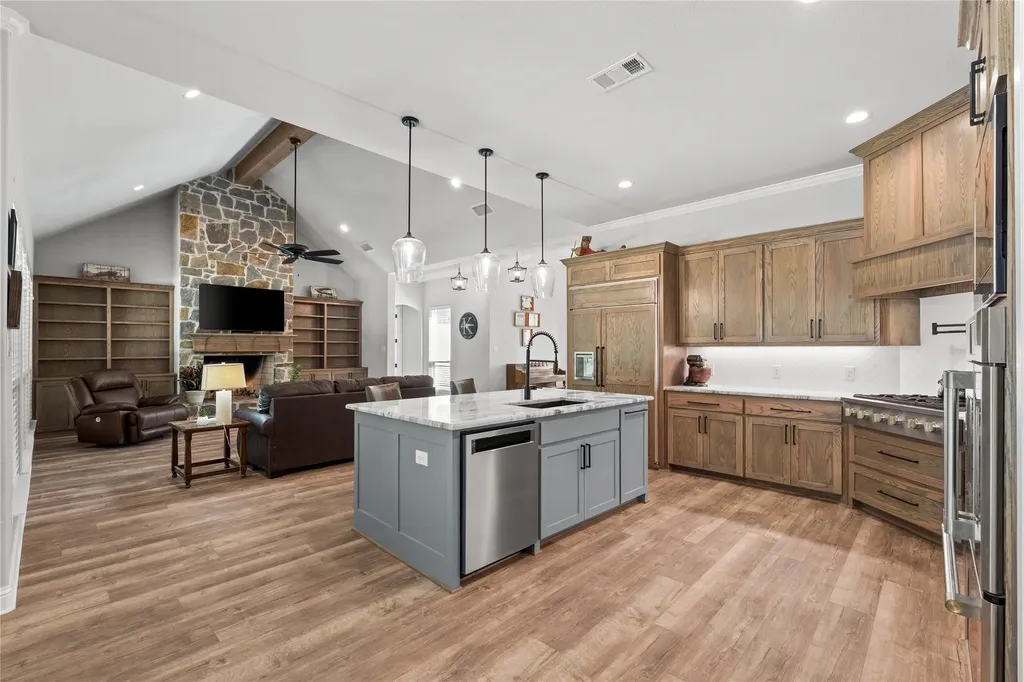 6707 Anchor Point Quinlan TX 75474