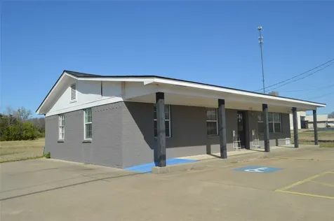 802 W Front Street De Kalb TX 75559