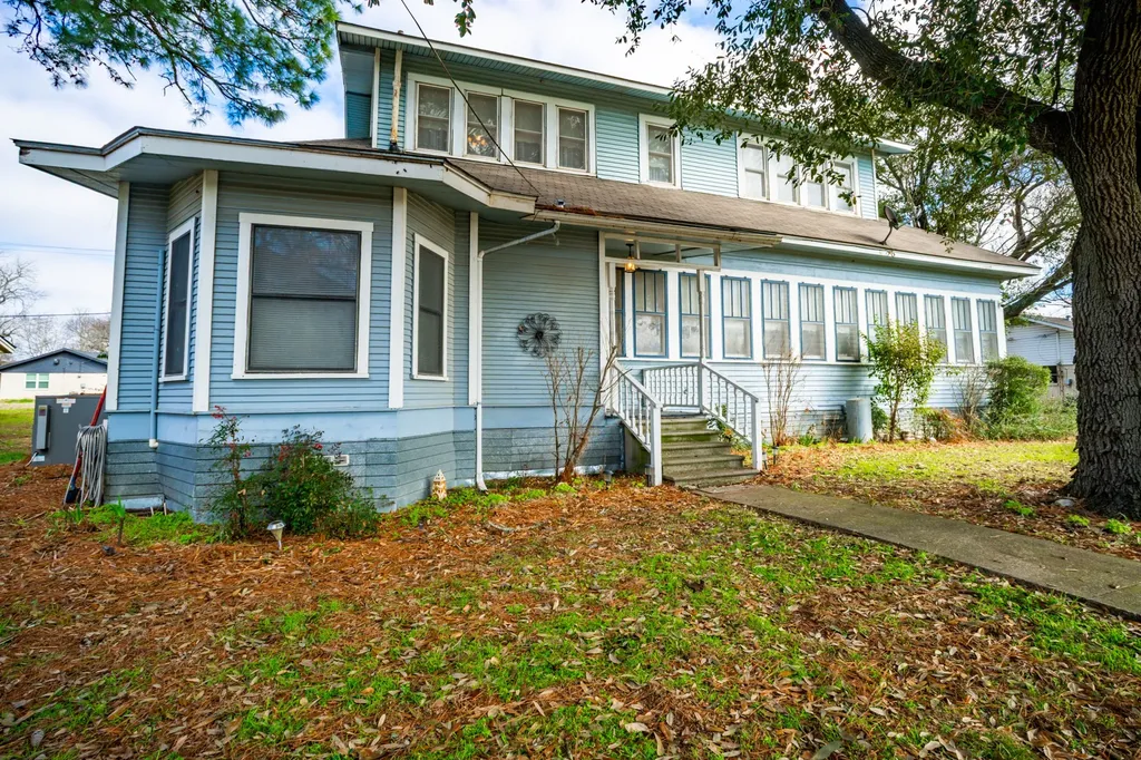 115 E Brazos Wortham TX 76693