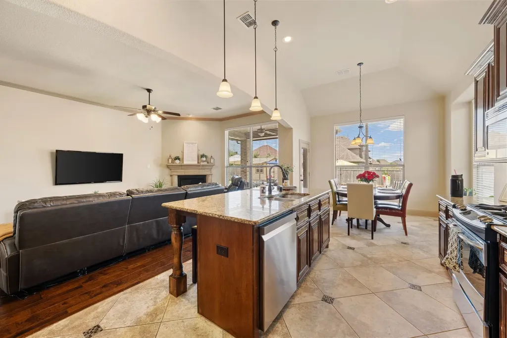 210 Pleasant Hill Lane Fate TX 75189