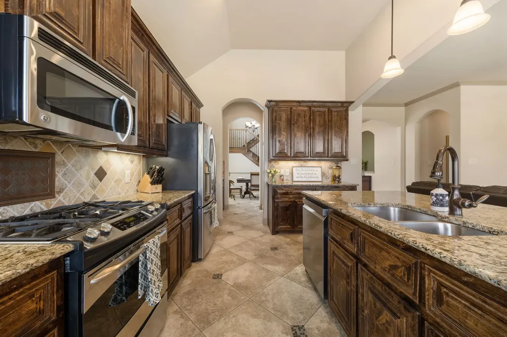 210 Pleasant Hill Lane Fate TX 75189