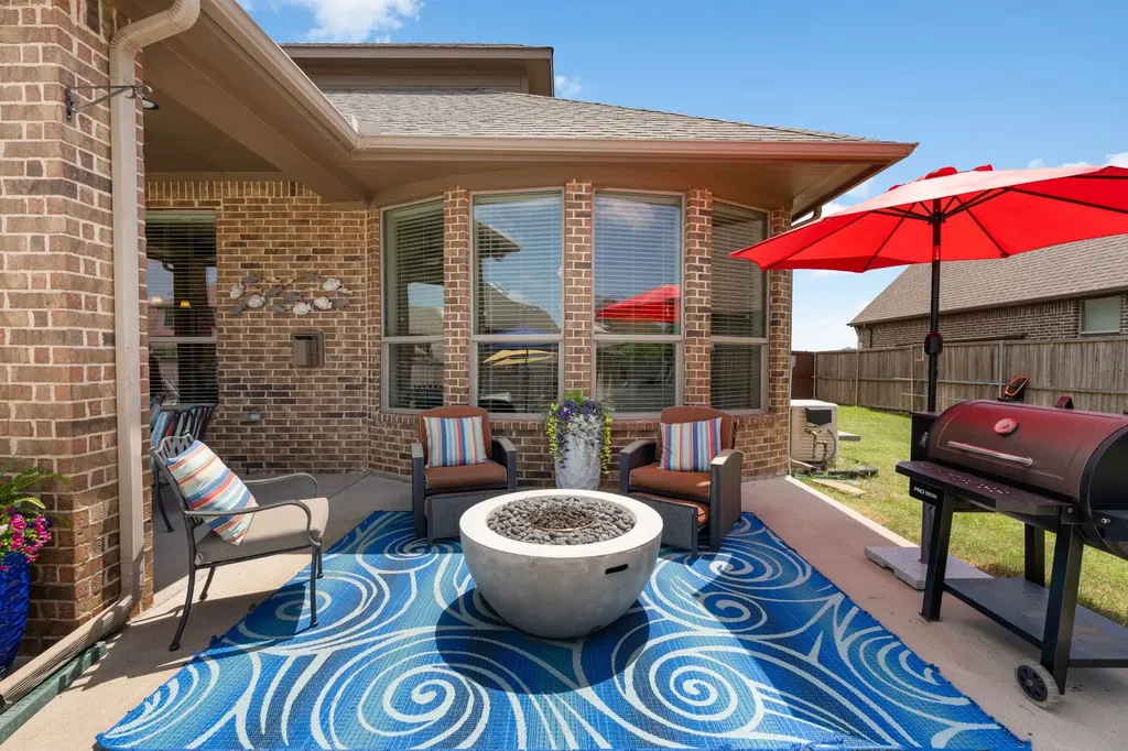 210 Pleasant Hill Lane Fate TX 75189