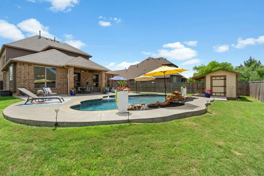 210 Pleasant Hill Lane Fate TX 75189