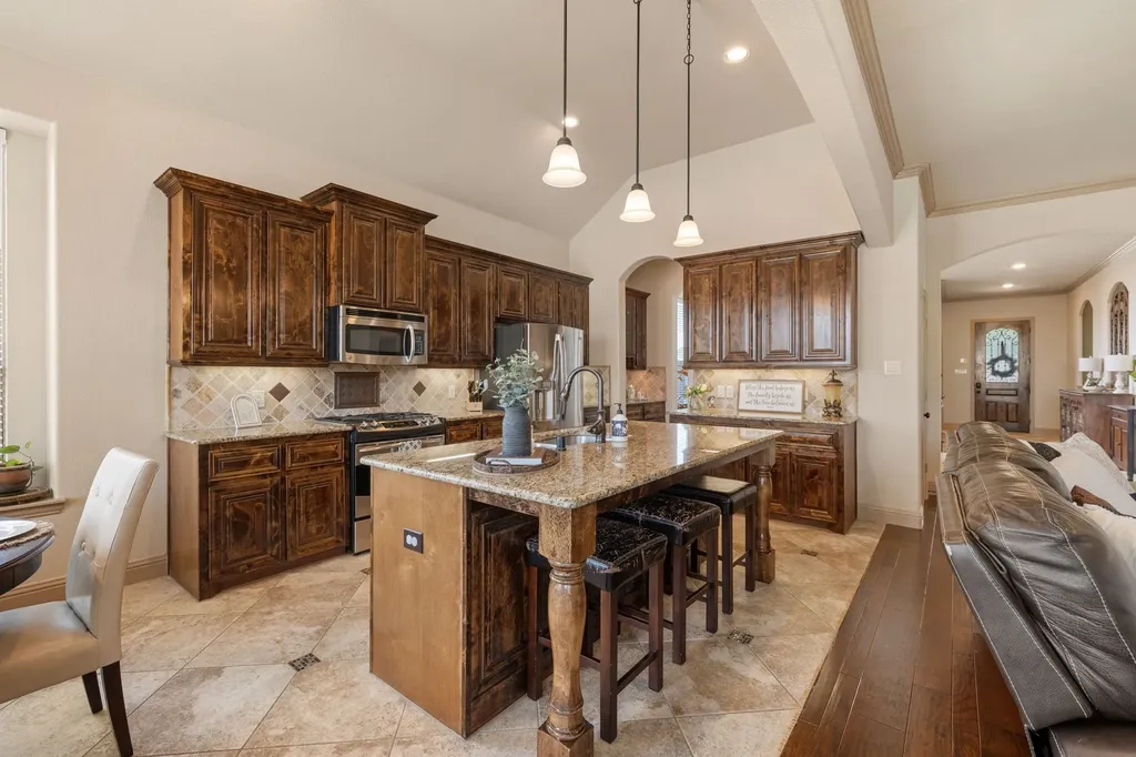 210 Pleasant Hill Lane Fate TX 75189