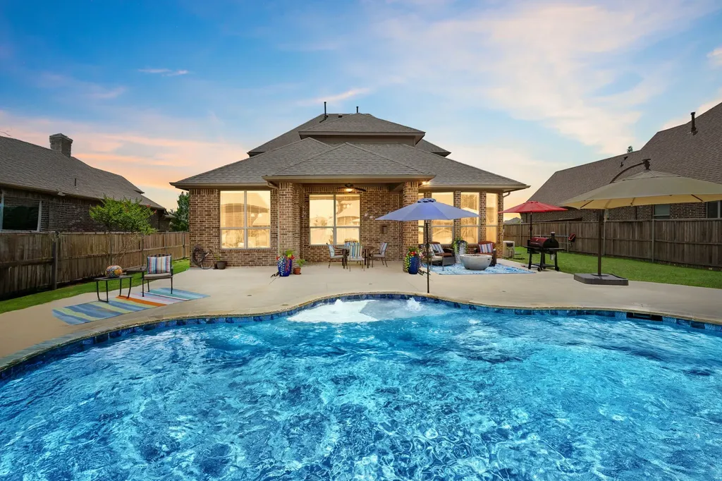 210 Pleasant Hill Lane Fate TX 75189