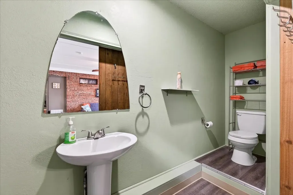 125 Lark Drive Enchanted Oaks TX 75156