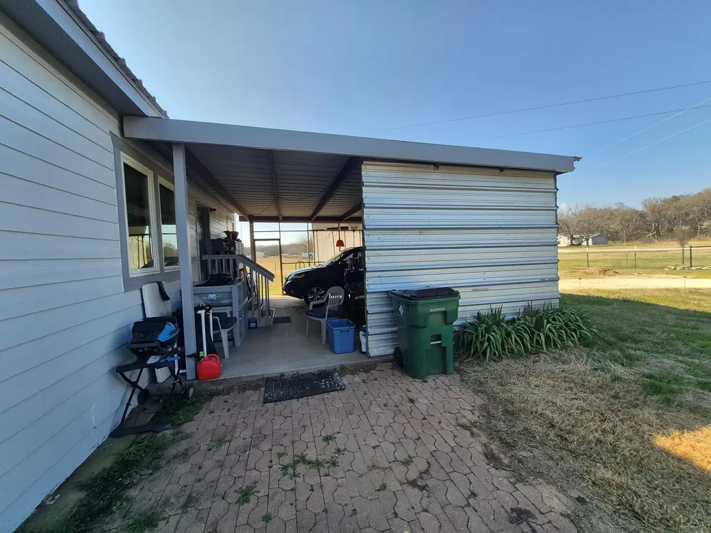 438 Silver River Road Gholson TX 76705