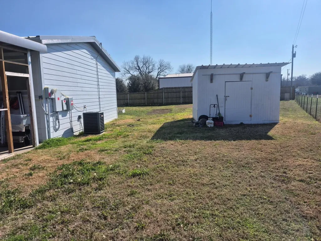 438 Silver River Road Gholson TX 76705