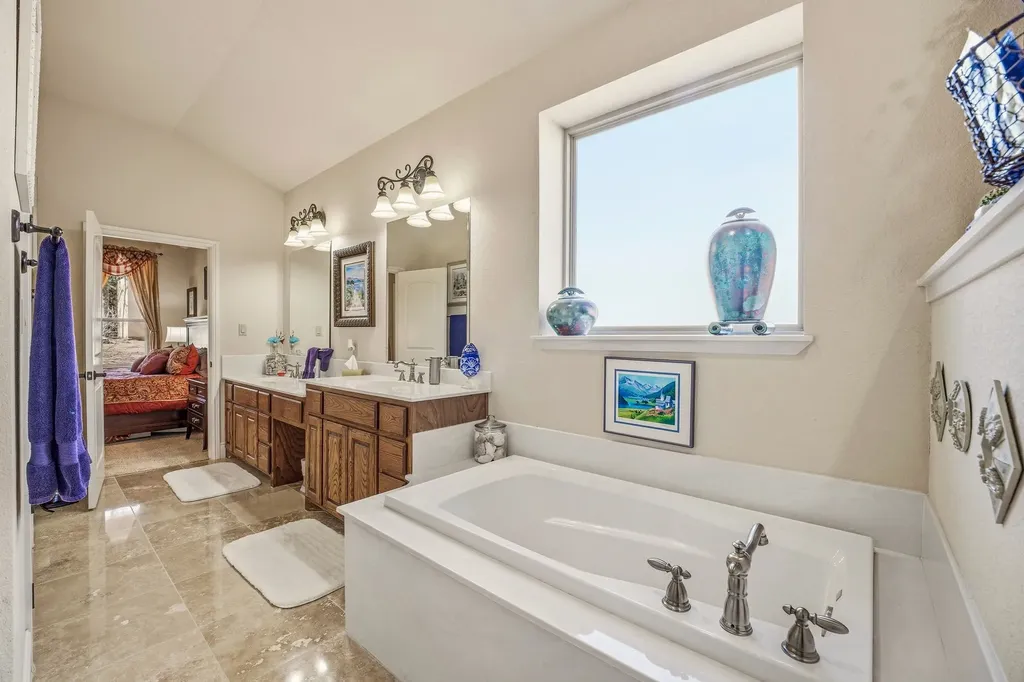 1218 Meander Road Granbury TX 76049