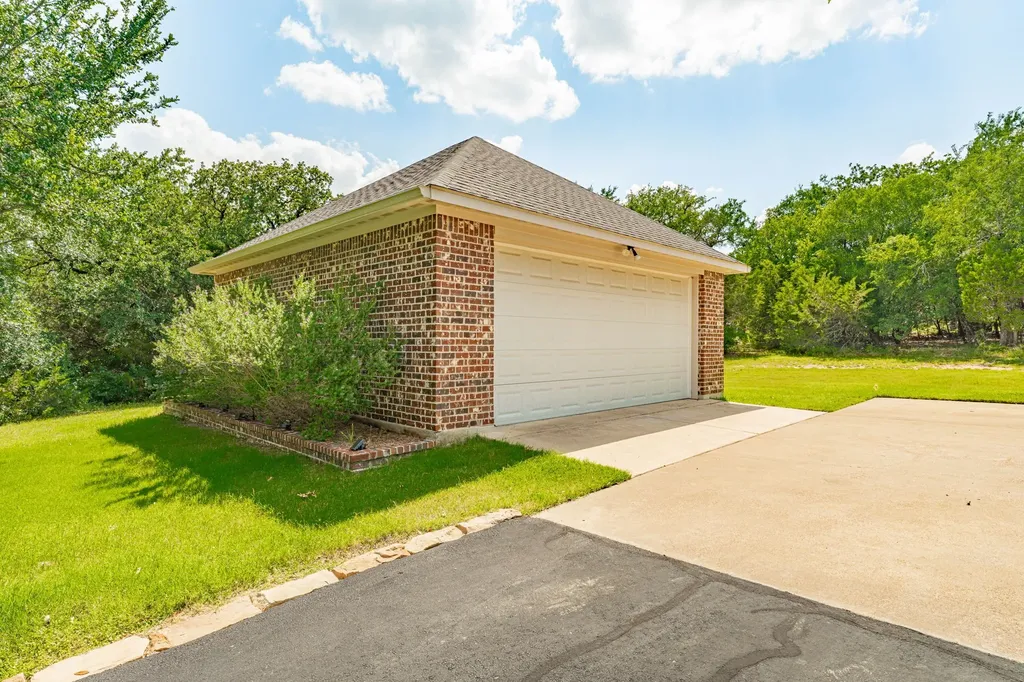 1218 Meander Road Granbury TX 76049