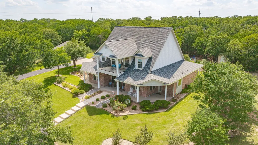 1218 Meander Road Granbury TX 76049
