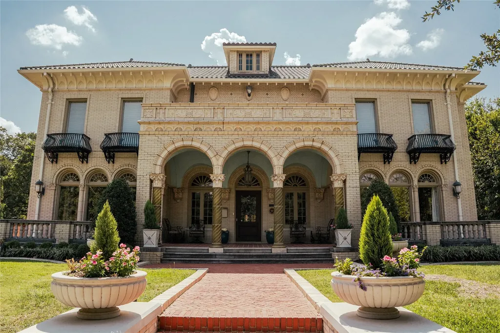 1001 Elizabeth Boulevard Fort Worth TX 76110