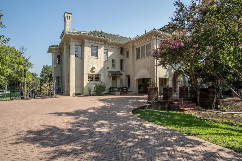 1001 Elizabeth Boulevard Fort Worth TX 76110