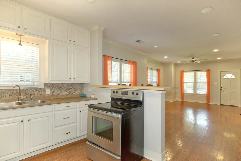 613 N Main Street Muenster TX 76252