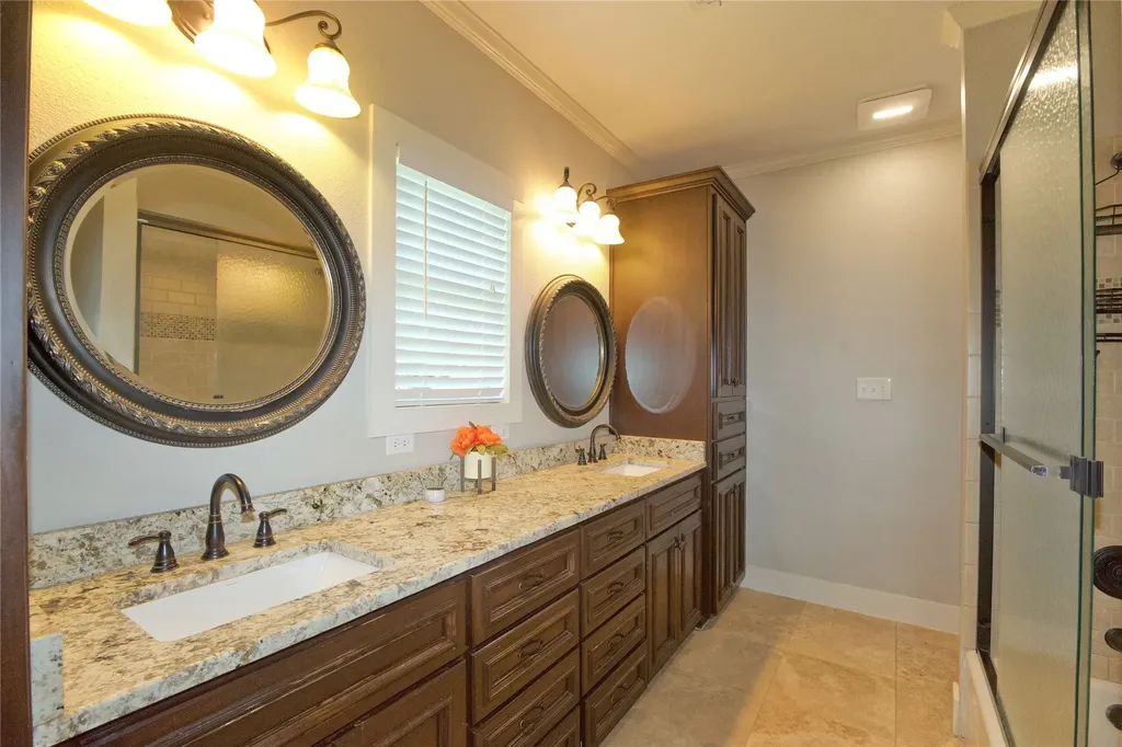 613 N Main Street Muenster TX 76252