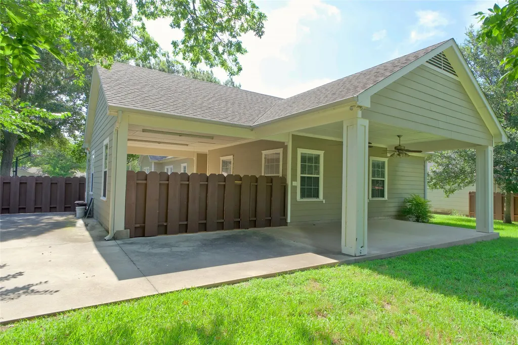 613 N Main Street Muenster TX 76252