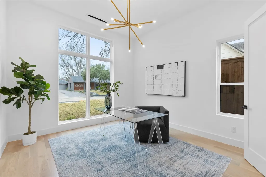 9428 Hobart Street Dallas TX 75218