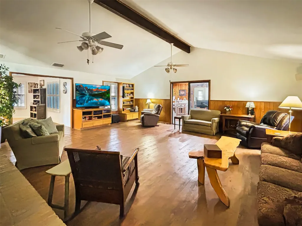 903 N Hoover Avenue Cameron TX 76520