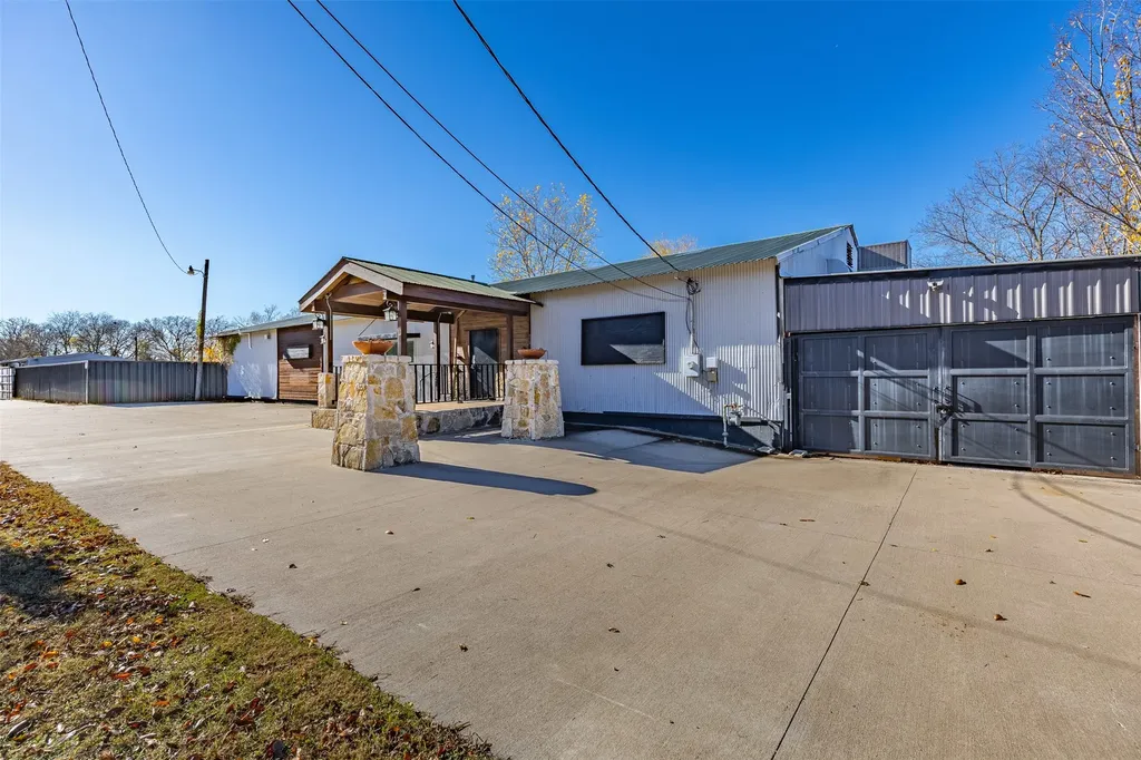 1024 S First Street Sherman TX 75090