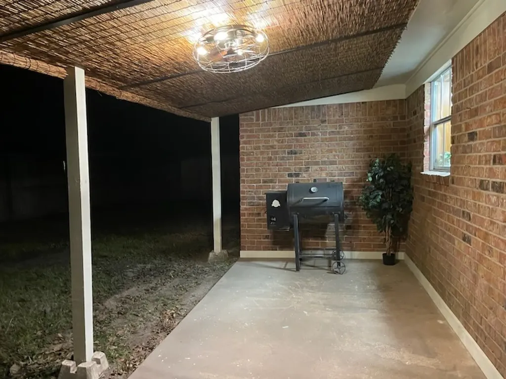 815 N Bledsoe Street Gilmer TX 75644