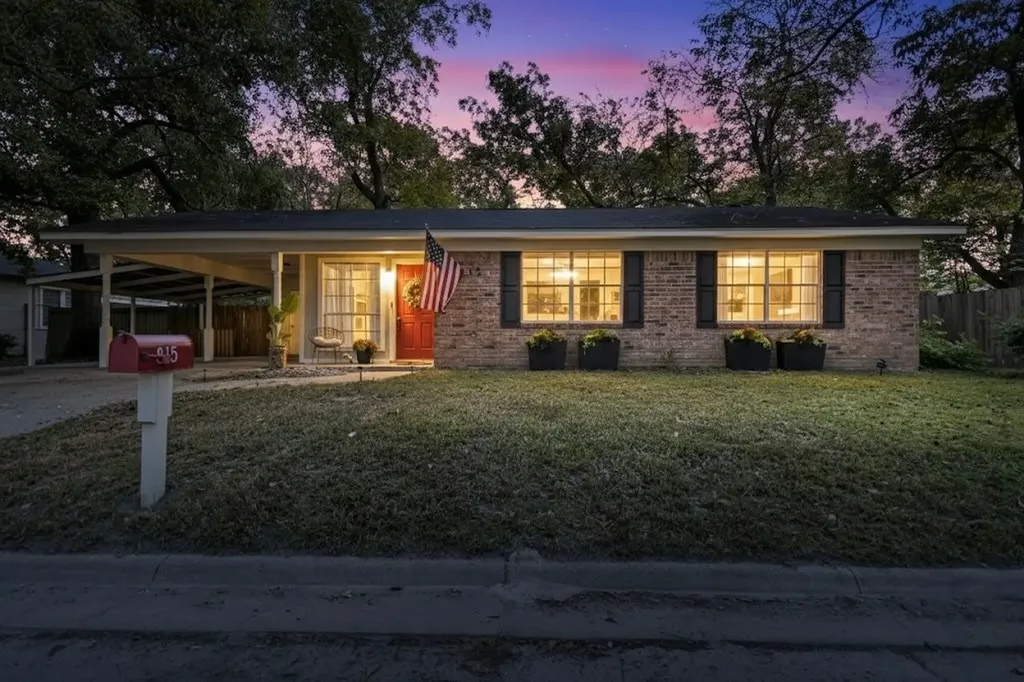 815 N Bledsoe Street Gilmer TX 75644