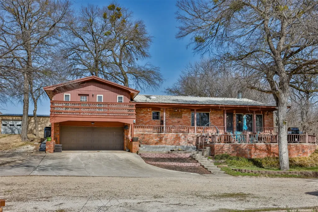 231 Hickory Street Lindsay TX 76250