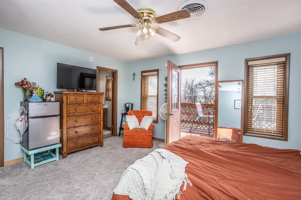 231 Hickory Street Lindsay TX 76250