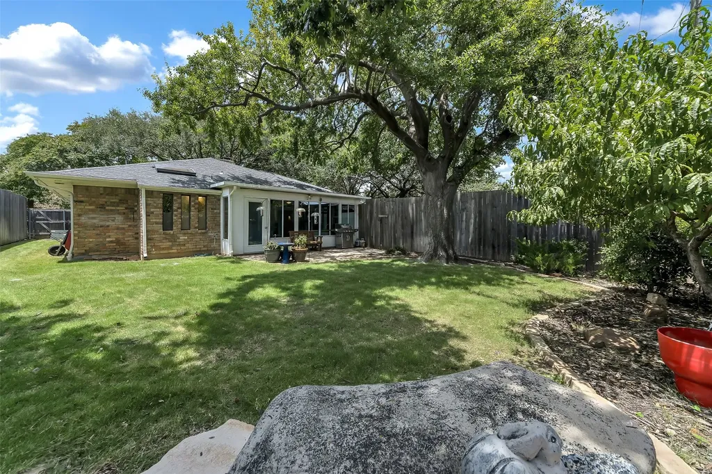 4020 Flintridge Drive Irving TX 75038