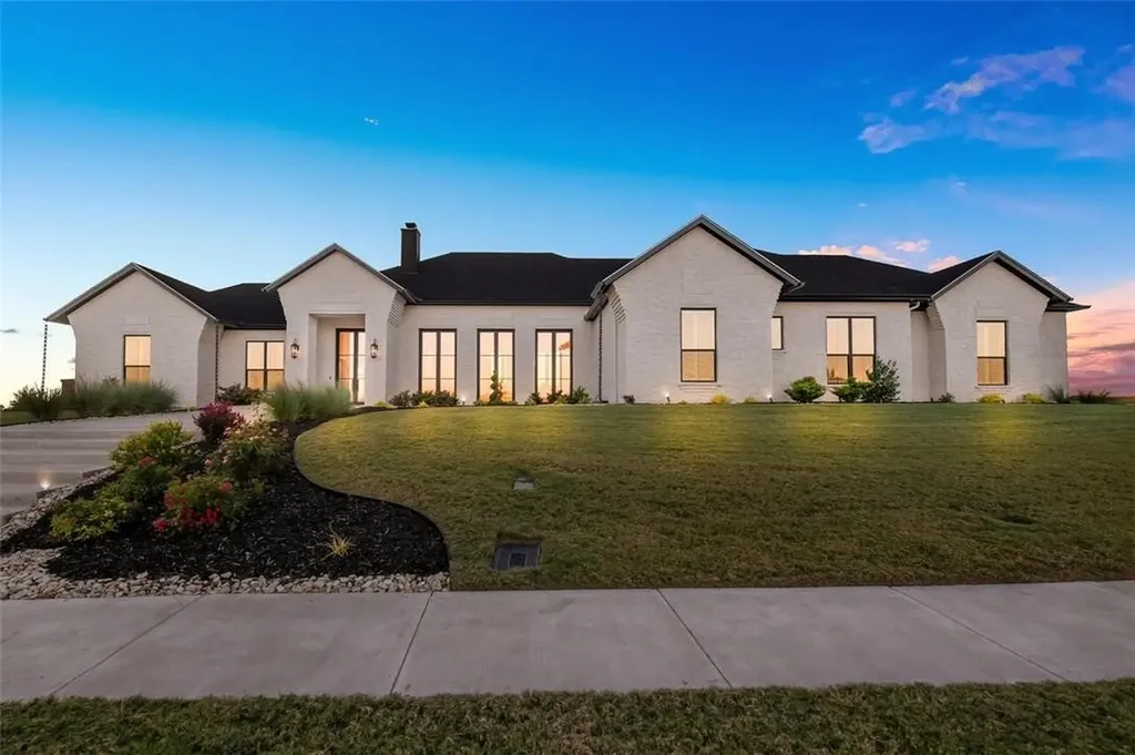134 Sunflower Street Lorena TX 76655