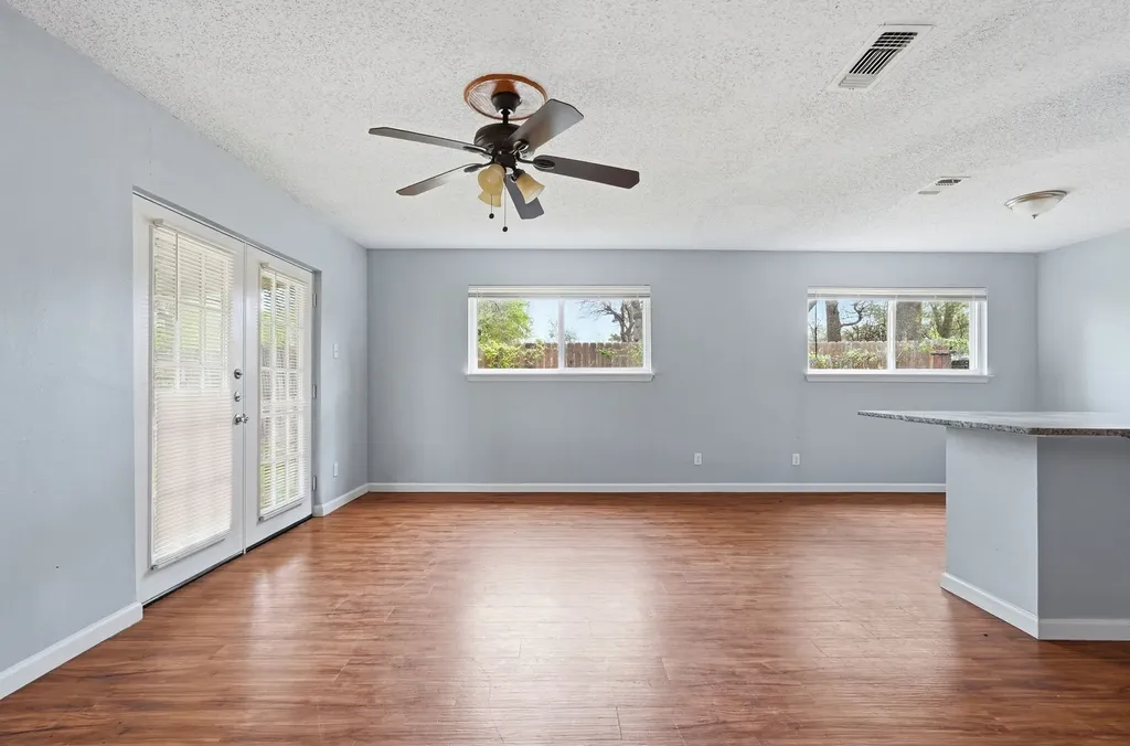 6246 Guilford Street Forest Hill TX 76119