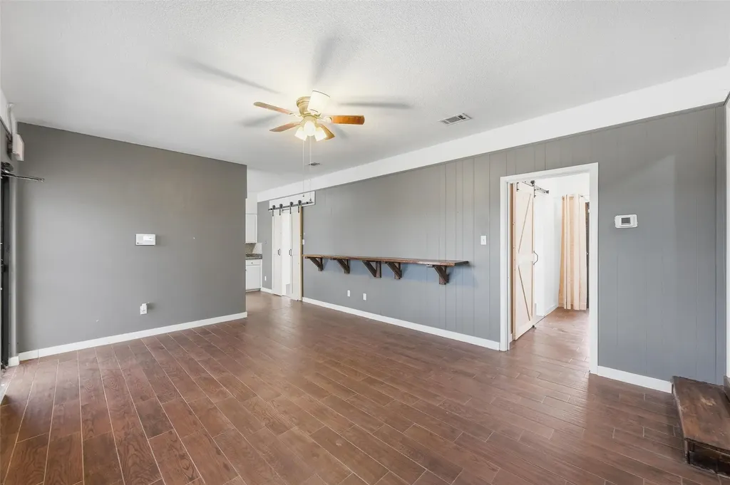 1927 Arkansas Lane Pantego TX 76013