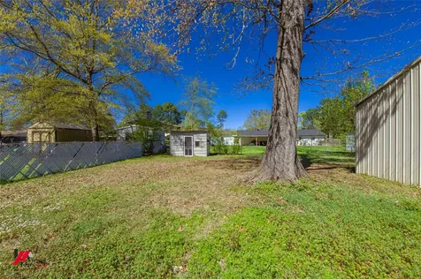 1120 Pine Street Waskom TX 75692