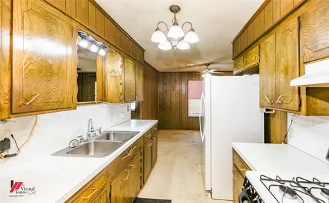 1120 Pine Street Waskom TX 75692